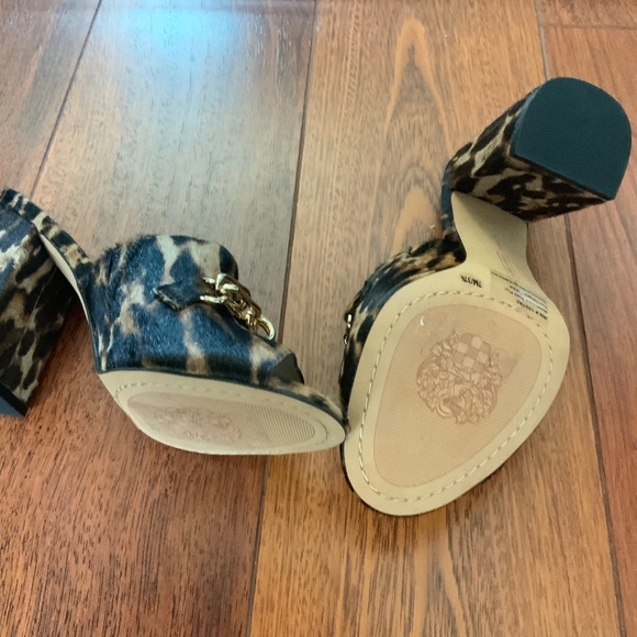 Vince Camuto leopard print mule sandal - Picture 5 of 7